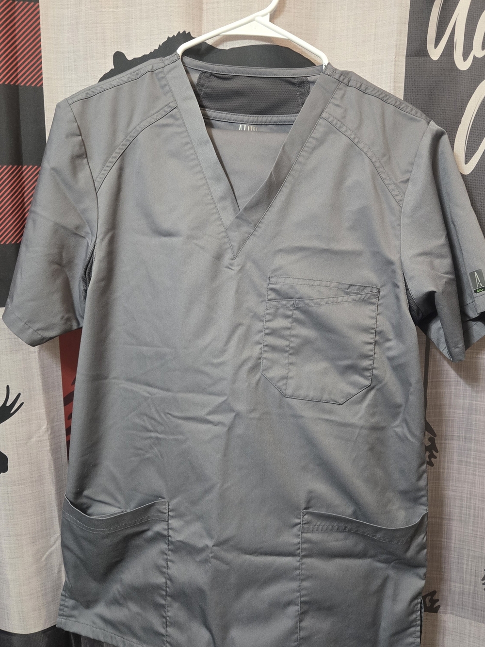 AUW Women's Gray V-Neck Short Sleeve Scrub Top And Bottoms